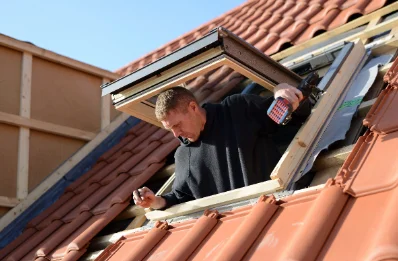 Pose de fenêtres de toit Velux à Zehnacker